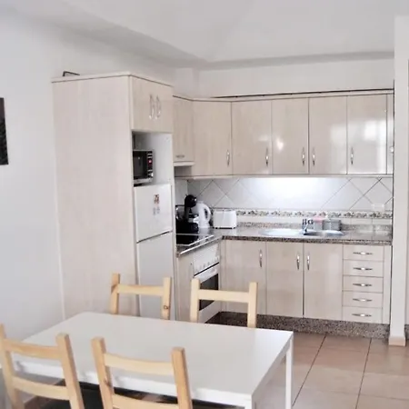 Apartment Mara's House With Heated Pool, Air Con And Second Mezzanine Bedroom Los Cristianos (Tenerife)